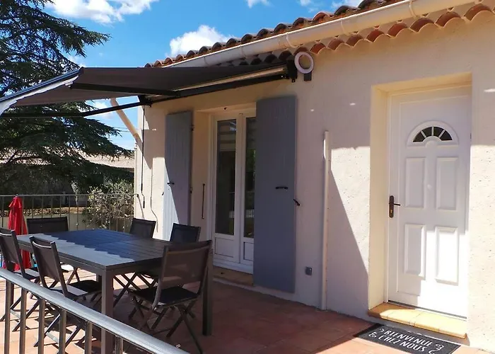 Jolie Maison Avec Jardin Et Piscine Privee